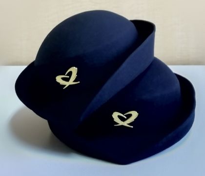 東海道新幹線「車内販売ワゴン」の次は「パーサー制帽」　続々発売、ファンが喜ぶ”鉄道グッズ”　