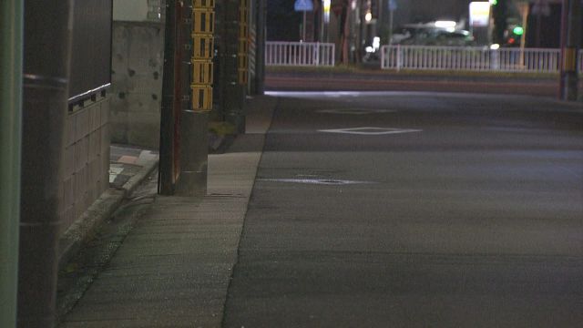 帰宅途中の女性が現金約3万円などが入ったバッグを奪われる　女性は転倒し軽傷　名古屋市東区の路上