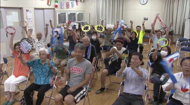 「たっちゃんようやった」 競泳男子800ｍフリーリレー村佐達也選手、93歳祖母がねぎらう