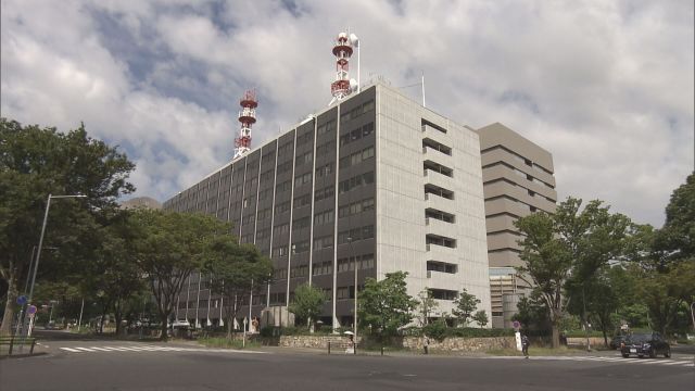 男性警部が同僚に突然抱きついてキスした容疑で書類送検　愛知県警