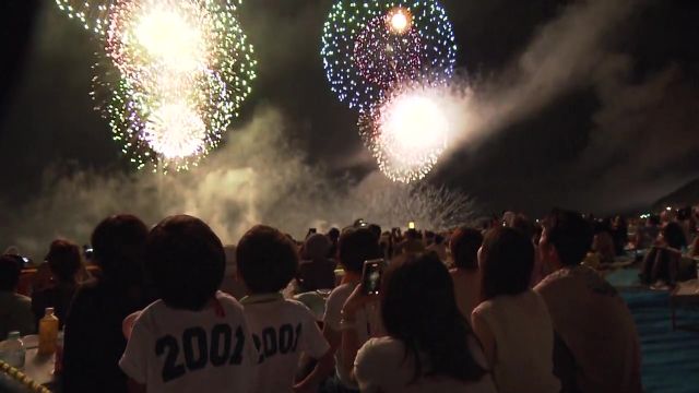 国の名勝「鬼ヶ城」舞台の“熊野大花火”予定通り開催　「巨大地震注意」で実行委員会が対応を検討　三重