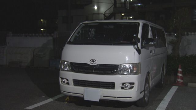 空き缶が入ったごみ袋を盗もうと車を発進　止めようとした男性の足をひいた疑いで中国籍の男（57）を逮捕