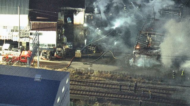 近鉄沿線にある工場で火事　近鉄名古屋線の一部区間で一時運転を見合せ