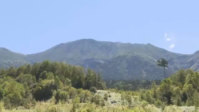 御嶽山の噴火警戒レベル「1」から「2」に　火口周辺の規制求める　気象庁