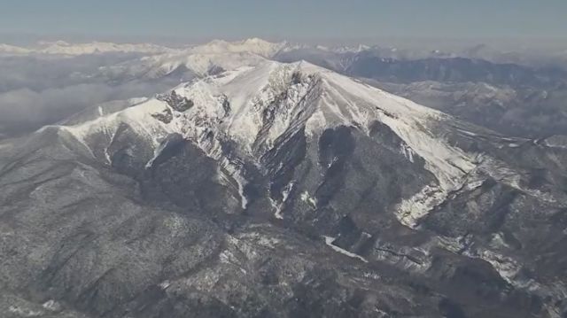 御嶽山で火山性地震の増加続く　噴火警戒レベル引き上げ、火口からおよそ1kmに影響及ぼす可能性