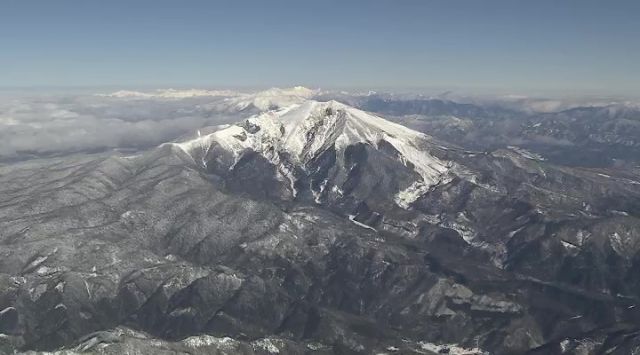 御嶽山「噴火警戒レベル2・火口周辺規制」継続　気象庁が18日午後4時発表