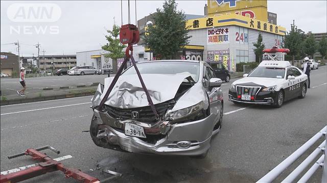 宇都宮で乗用車3台絡む事故 男女3人けがも命に別状なし