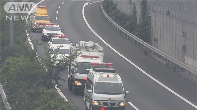 圏央道でトレーラーが乗用車に突っ込む　6台が絡んだ事故で重体だった女性が死亡