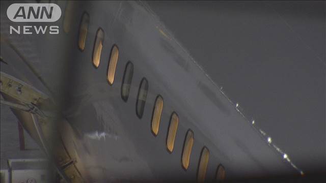 グアム発成田行きの航空機内で26人が体調不良訴える　集団食中毒か