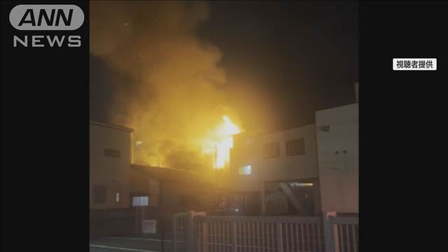 住宅火災相次ぎ2人死亡　高齢の住人と連絡取れず